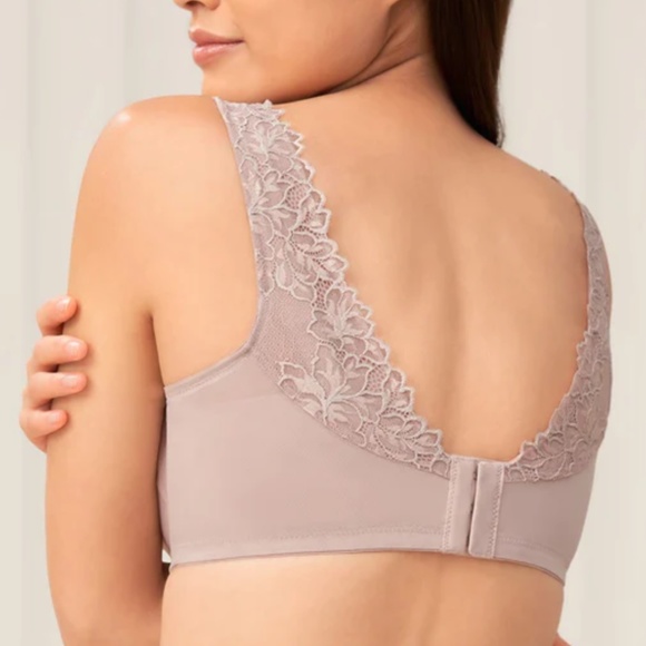 NWOT Triumph Double Layer Wing Bra Floral Lace - Picture 3 of 12